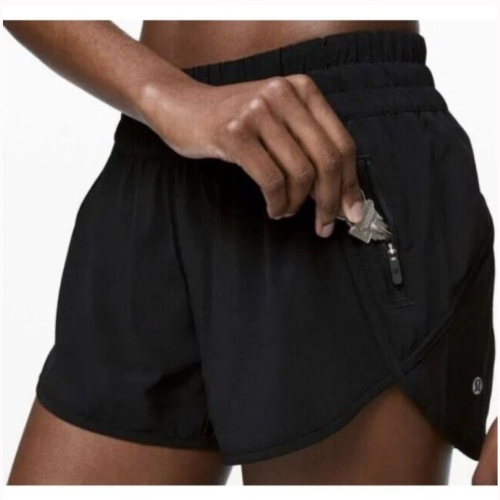 Lululemon Tracker Low-Rise Lined Short 4”